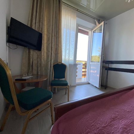 Olena Resort 布留霍维奇 外观 照片