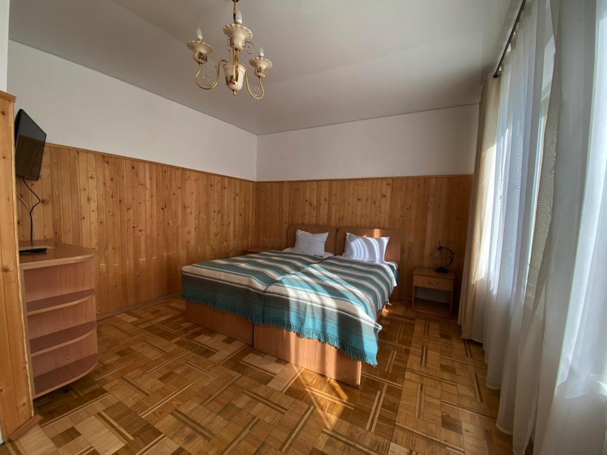 Olena Resort 布留霍维奇 外观 照片